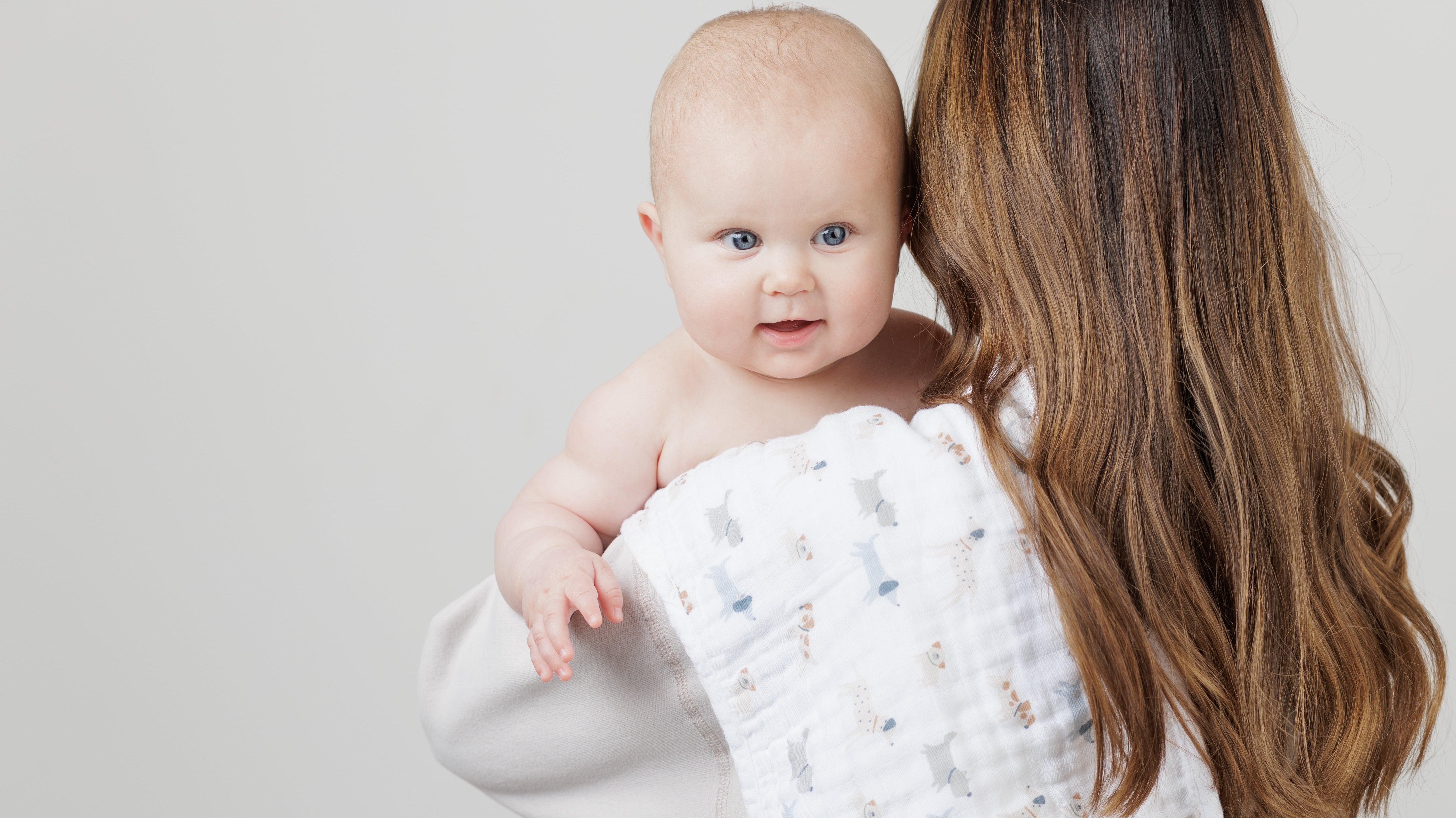 When to Keep Muslin Burp Cloths Nearby Each Day