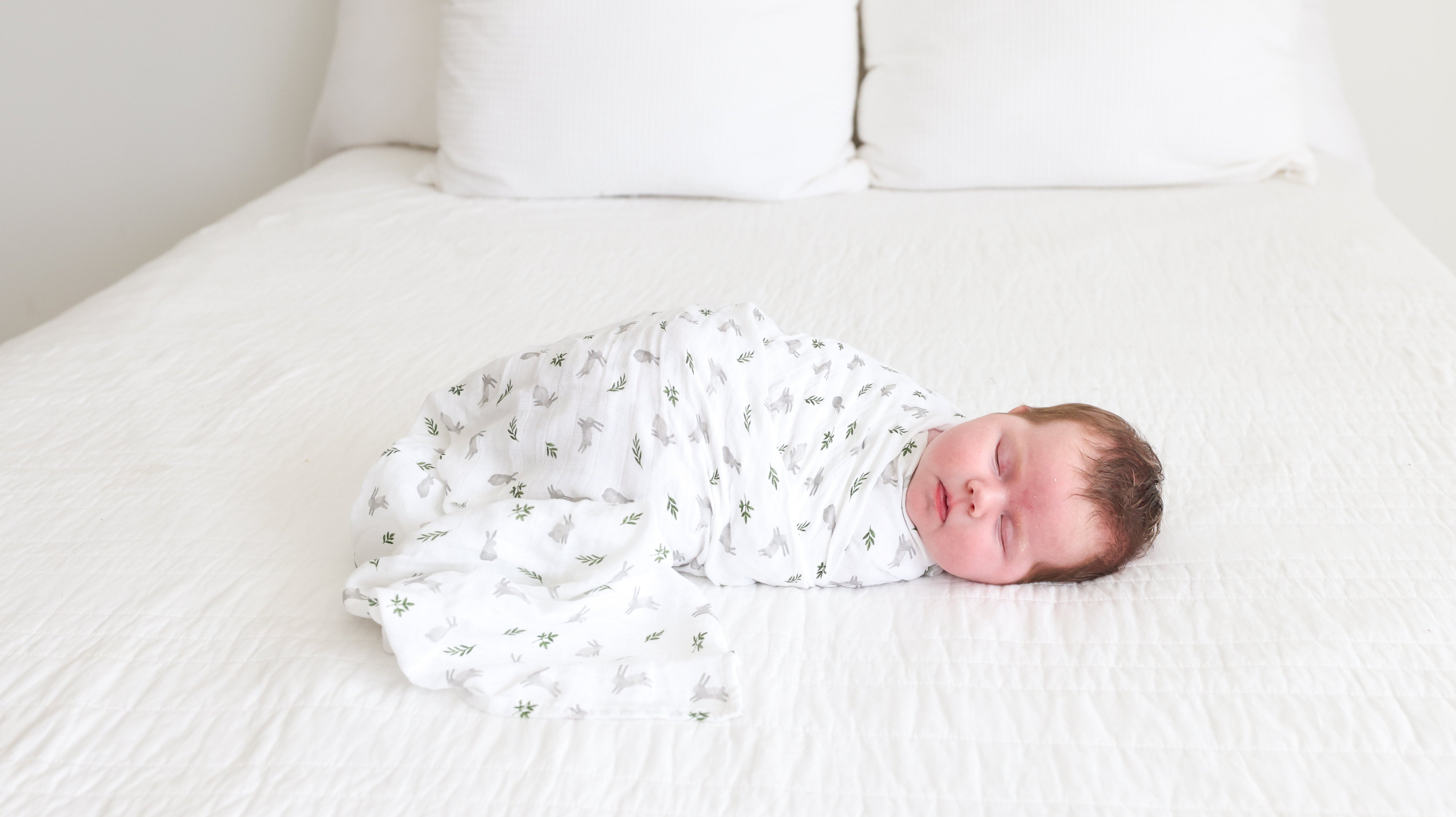 How to Swaddle a Baby to Sleep
