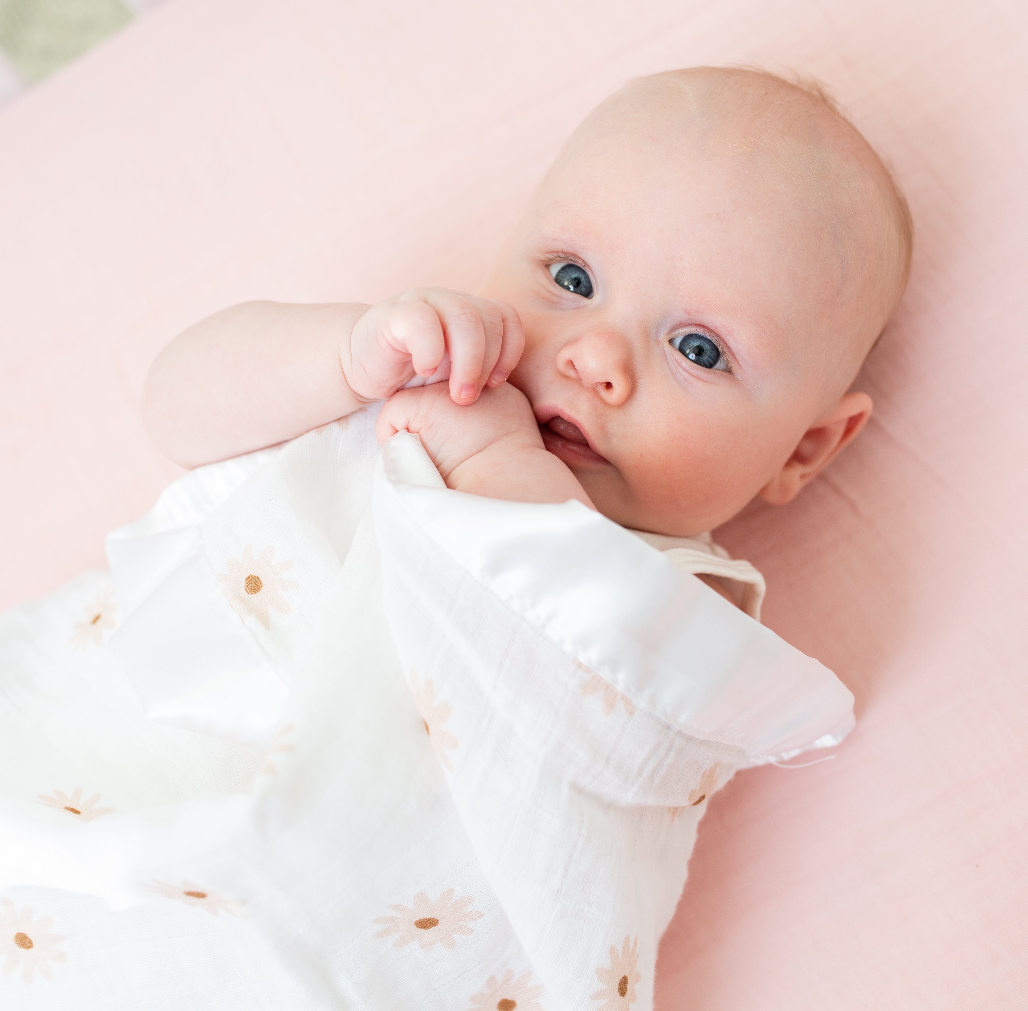 lulujo daisies baby security blanket