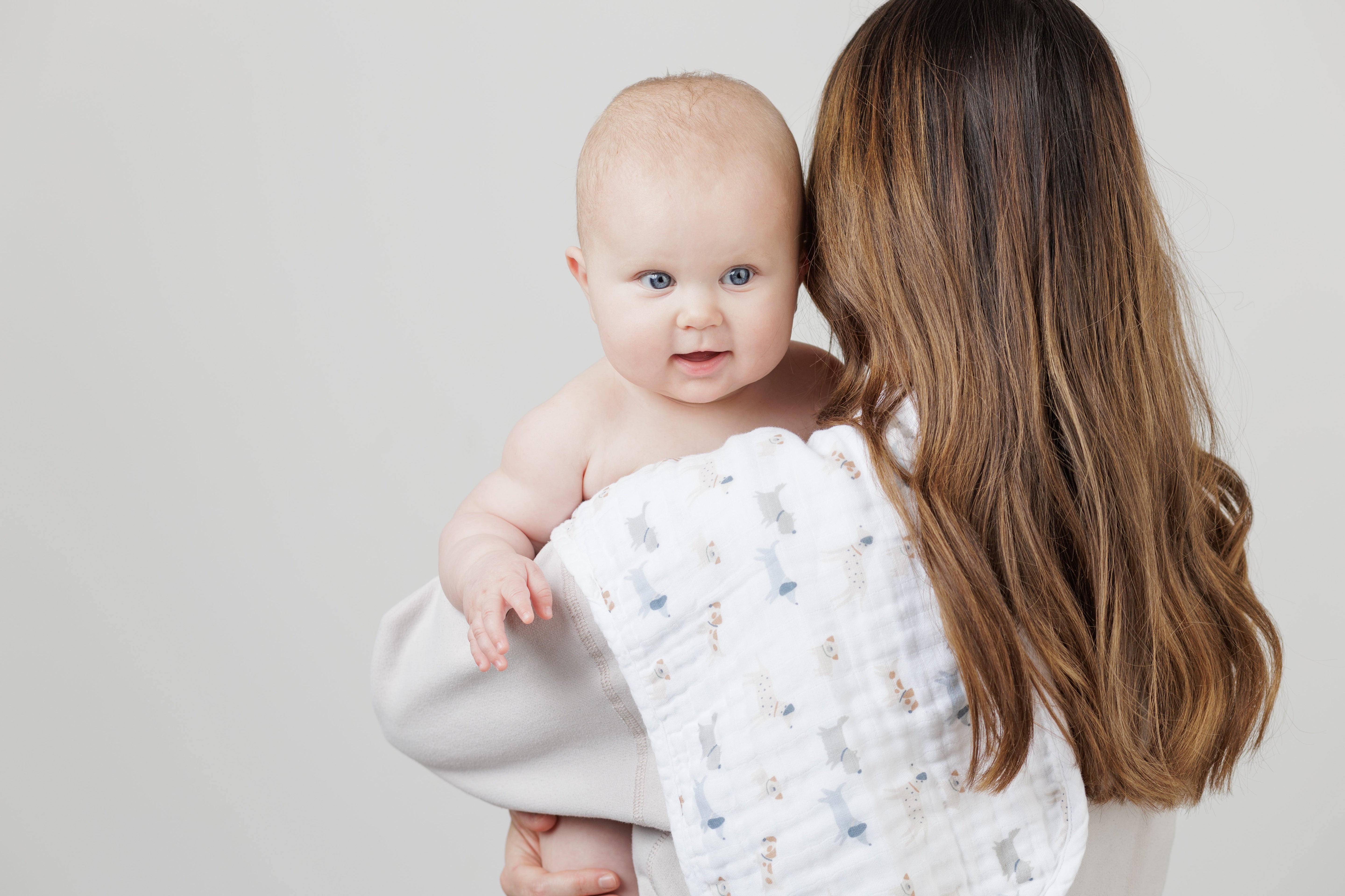 When to Keep Muslin Burp Cloths Nearby Each Day