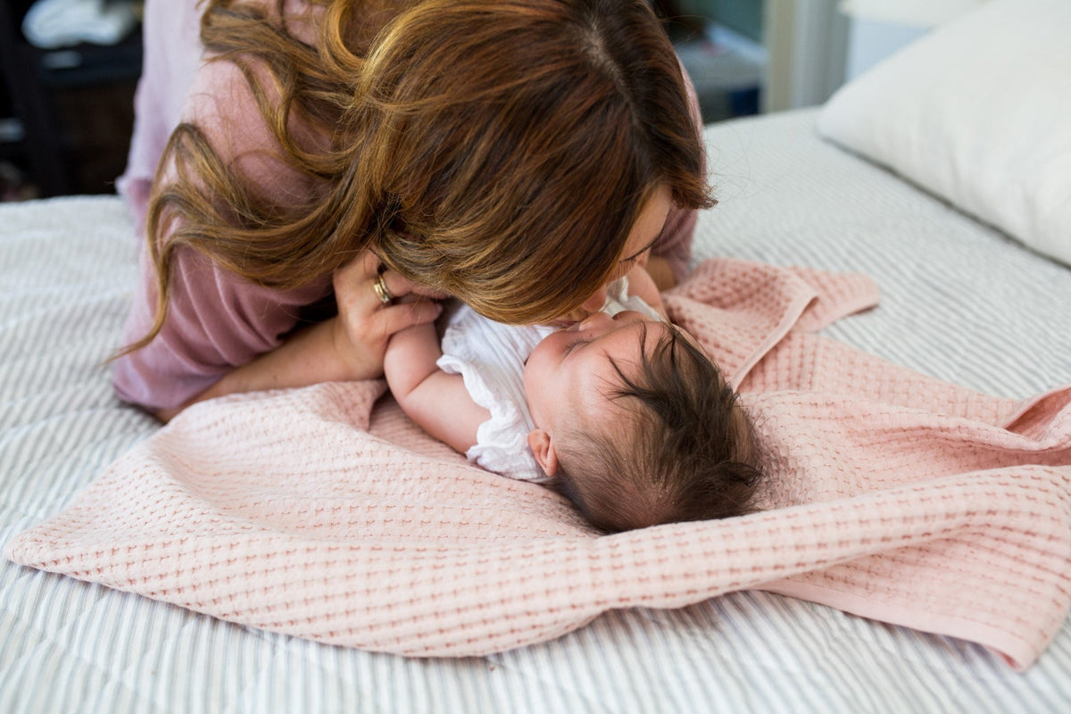Muslin, Cellular, Waffle or Quilt? A Simple Guide to Baby Blankets