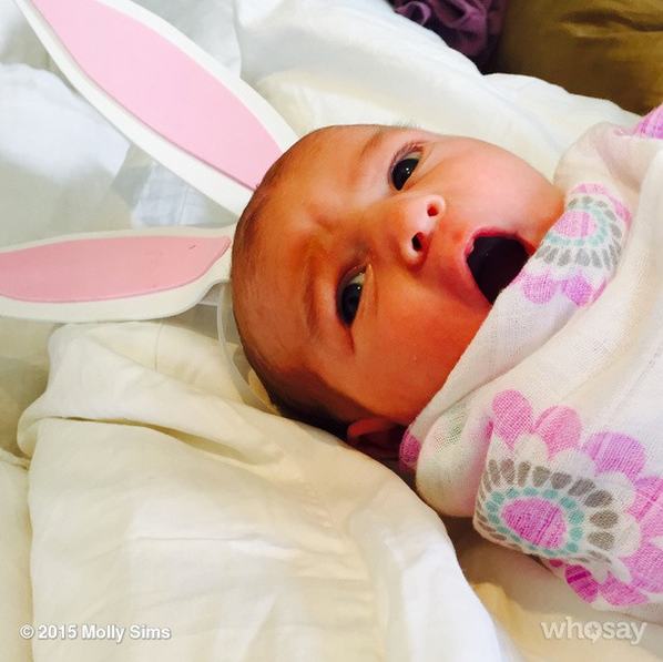 Celebrity Sighting: Molly Sims