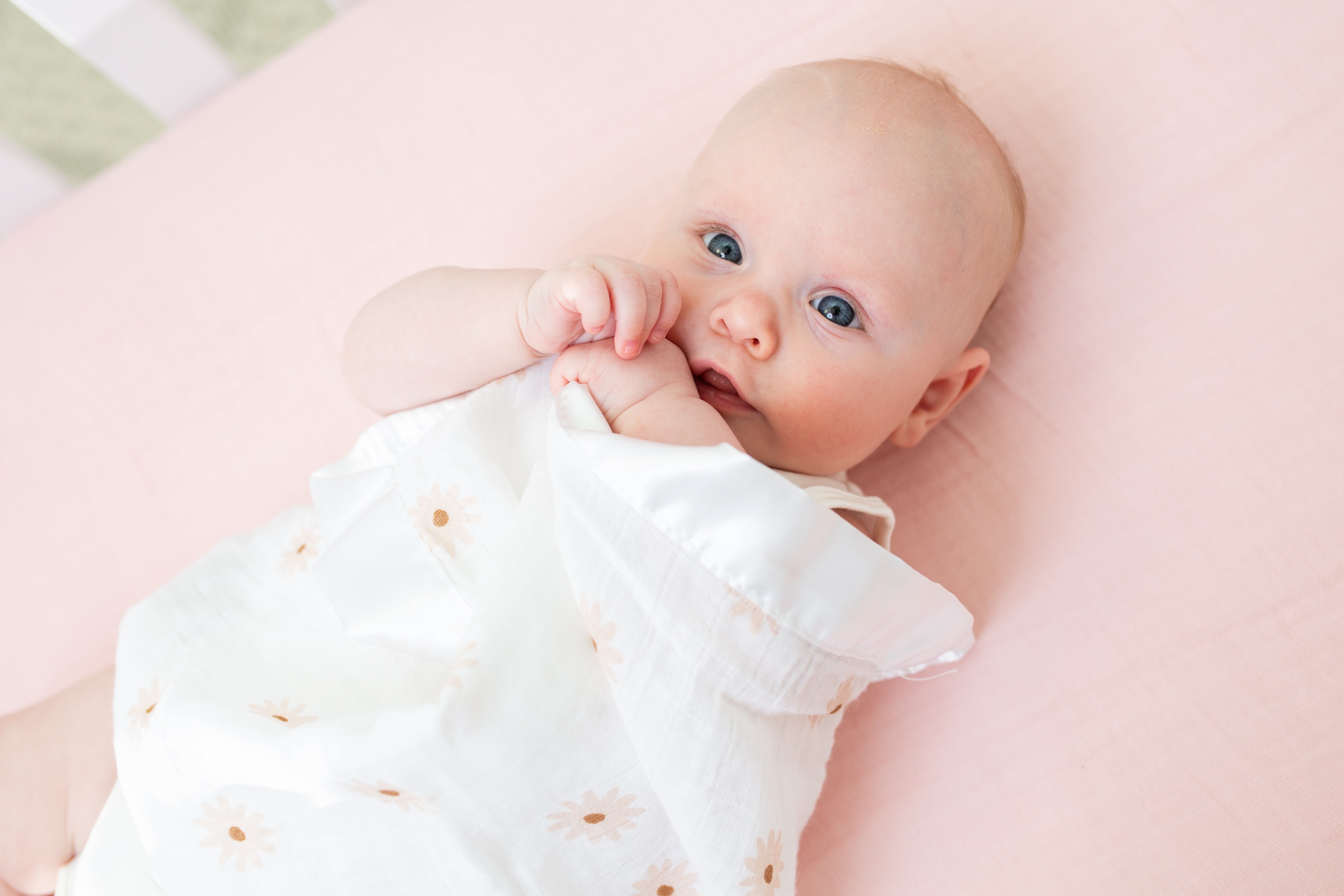 lulujo daisies baby security blanket